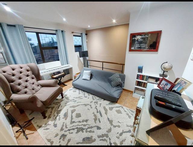 4 BEDROOM HOUSE RENTED IN SUMMERSTRAND